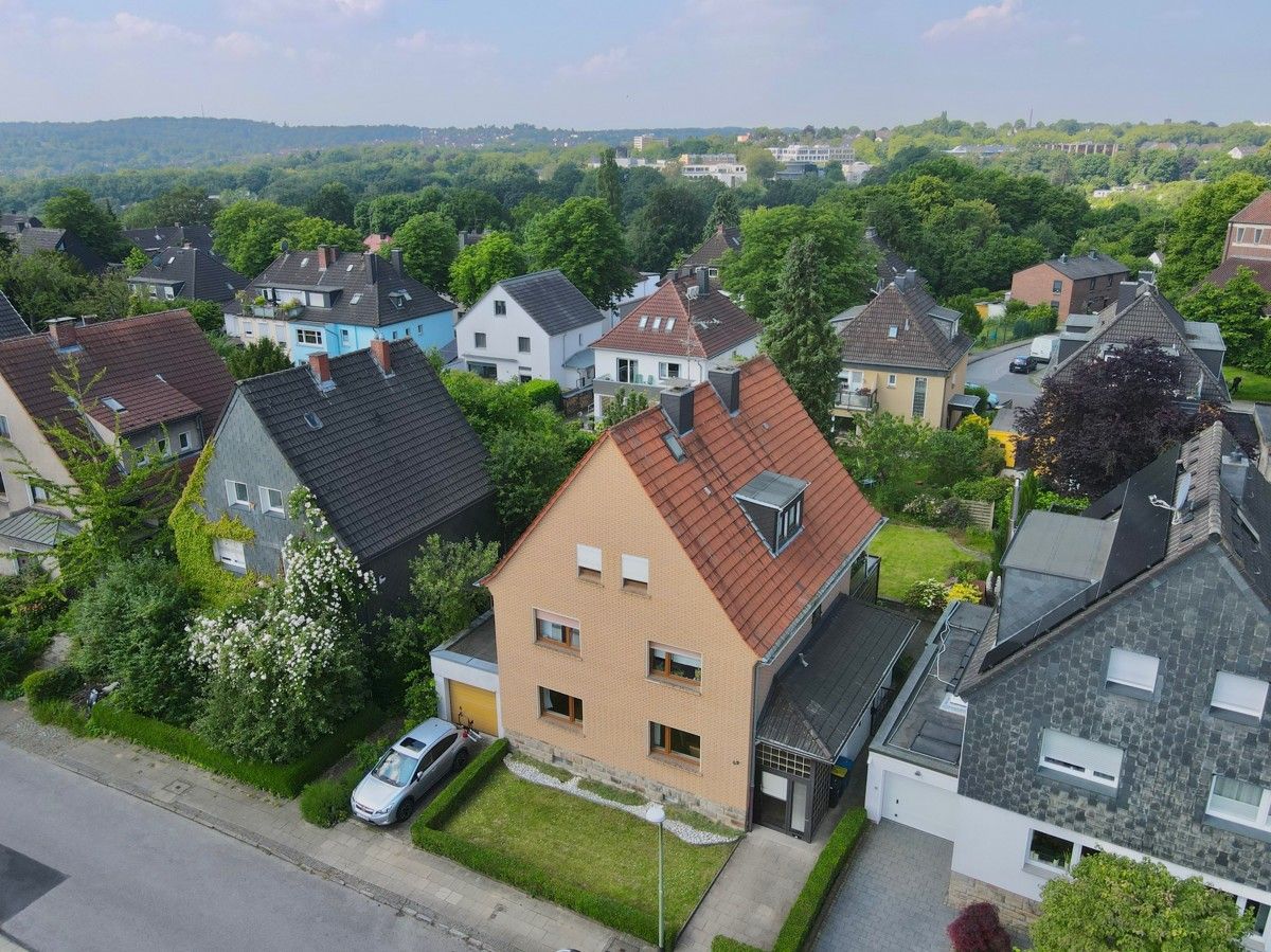 Charmantes Ein-/Zweifamilienhaus in Essen Bergerhausen mit vielfältigen Möglichkeiten – Bild 2