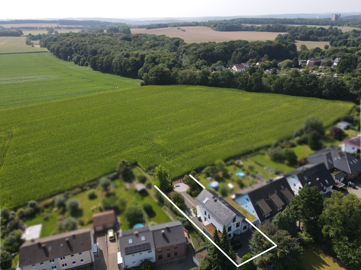 Modernes Architektenhaus mit Galerie, Feldrandlage & Weitblick ins Grüne