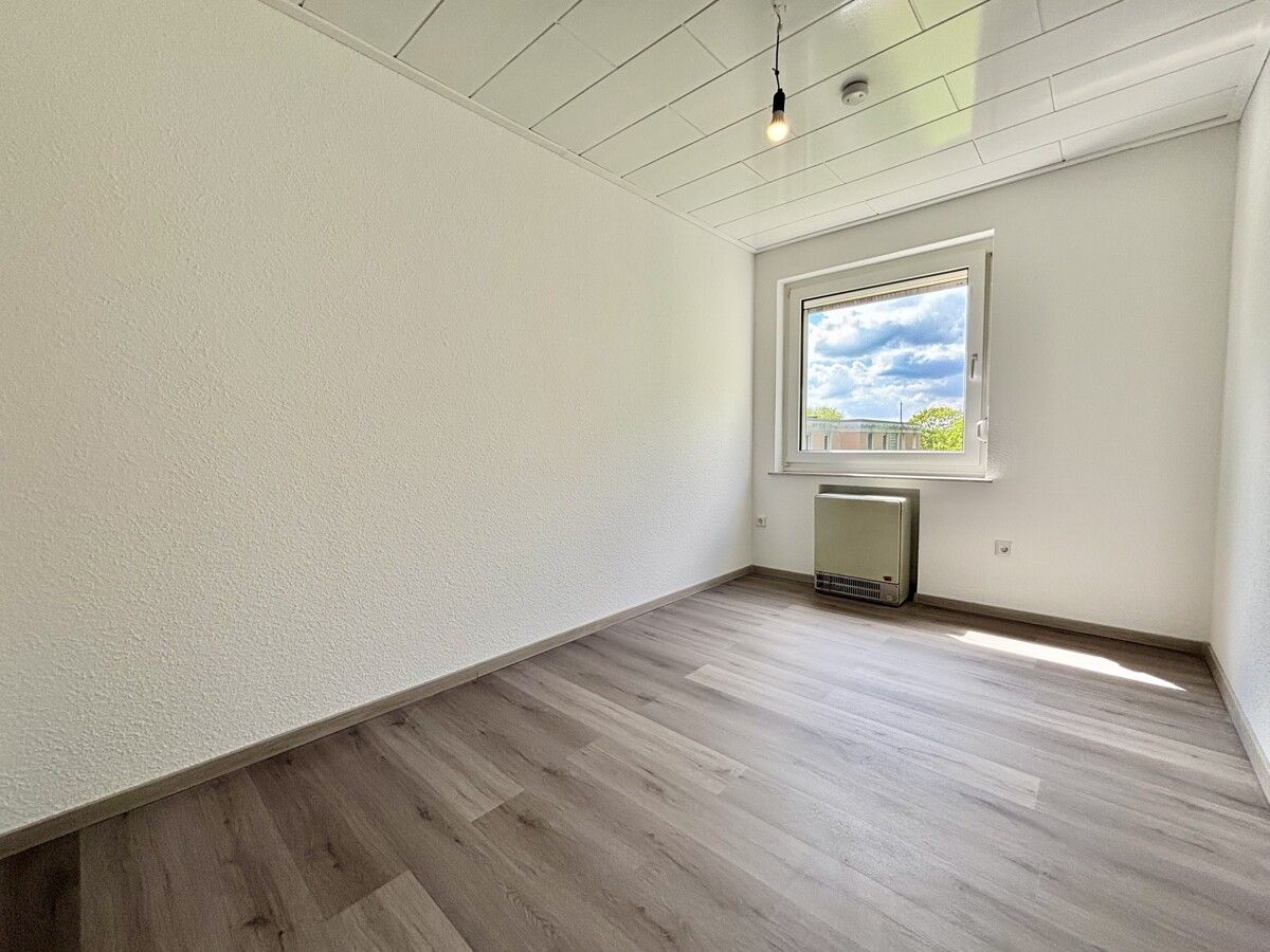 Attraktive 3-Zimmer-DG-Wohnung in Höntrop – gepflegt, renoviert & sofort bezugsfrei – Bild 3
