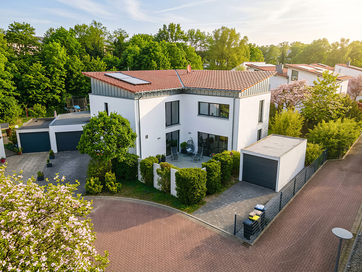 Modernes Einfamilienhaus mit Galerie, Sauna, 2 Garagen & Energieklasse A