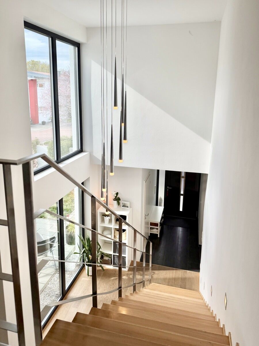 Modernes Einfamilienhaus mit Galerie, Sauna, 2 Garagen & Energieklasse A – Bild 8
