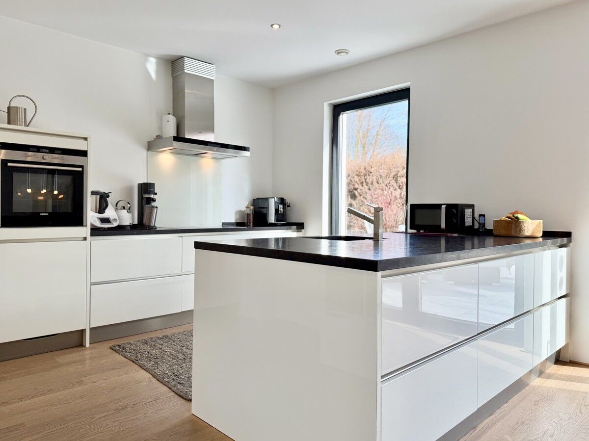 Modernes Einfamilienhaus mit Galerie, Sauna, 2 Garagen & Energieklasse A – Bild 2