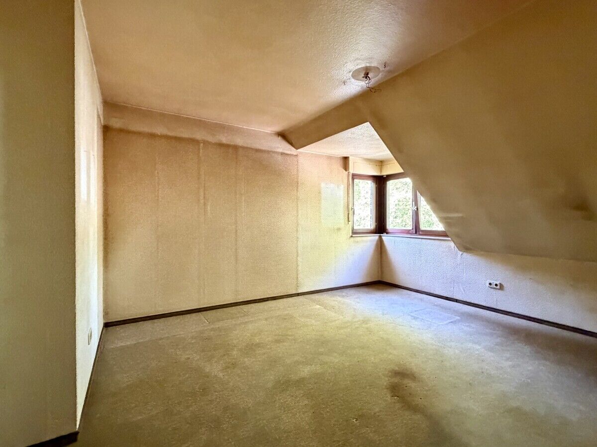 Großzügige Maisonettewohnung am Stadtgarten mit 2 Balkonen und Tiefgaragenstellplatz – Bild 6