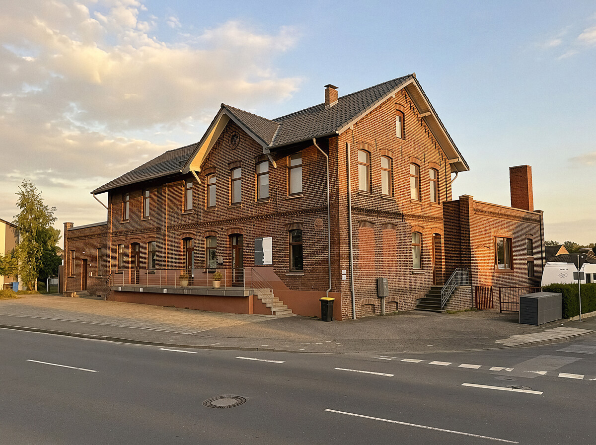Riesige Wohnung mit historischem Kern !