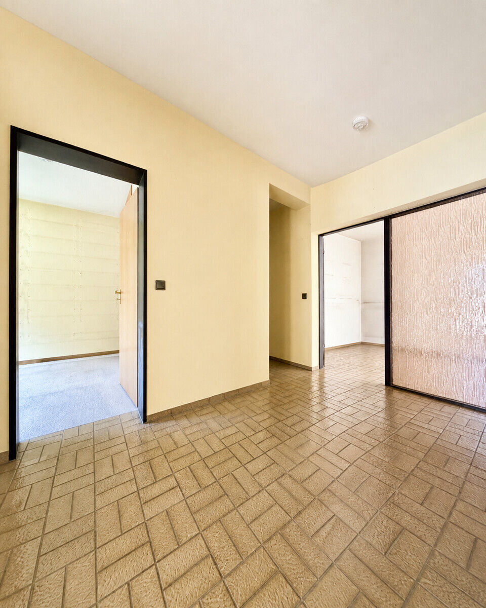 3 Zimmer Wohnung mit Potenzial, zwei Balkonen und zwei Stellplätzen direkt am Wiesental – Bild 1