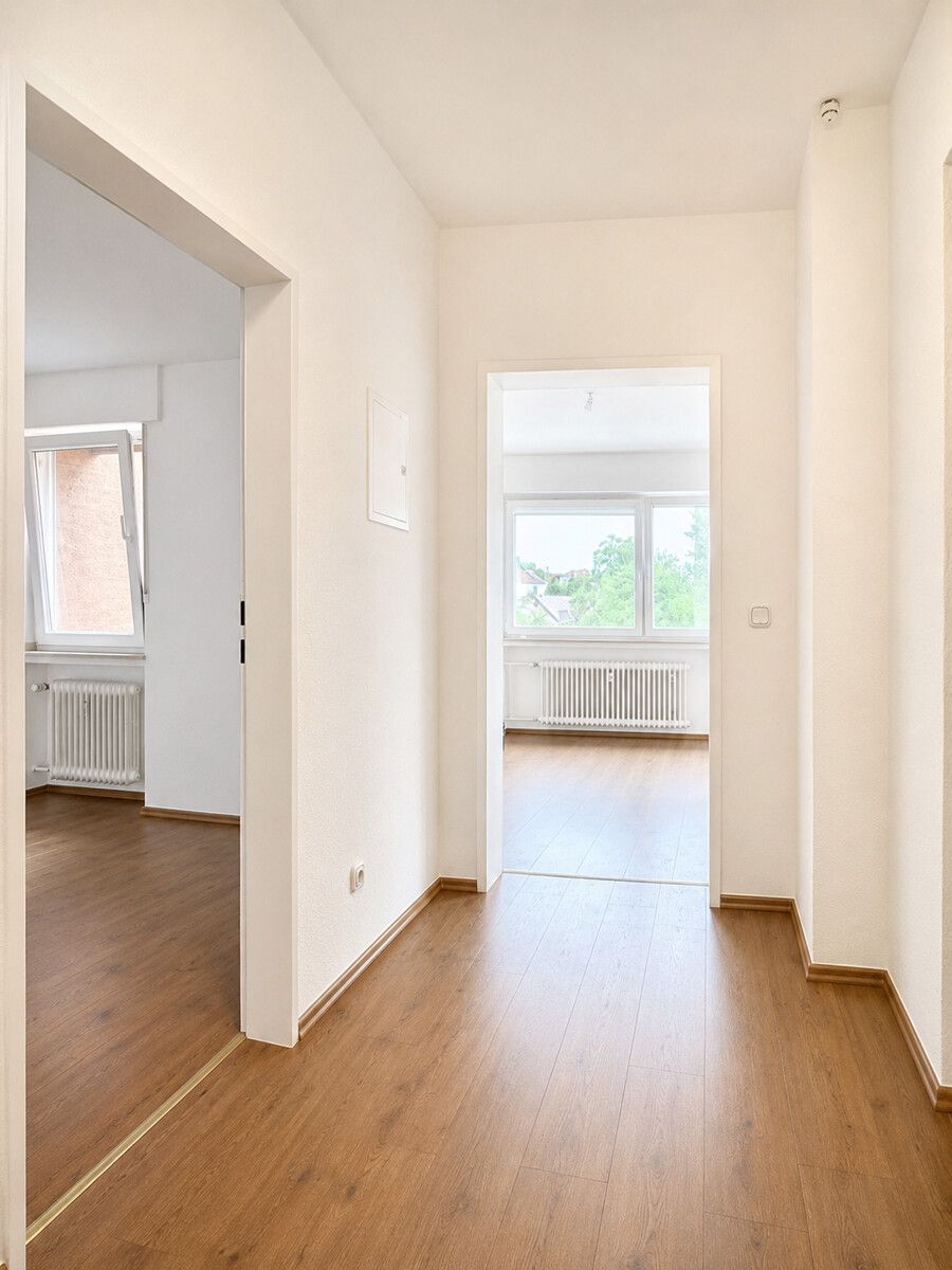 Frisch renovierte 2,5 Zimmer Wohnung mit Einbauküche und Balkon nahe der Bochumer City und Ehrenfeld – Bild 8