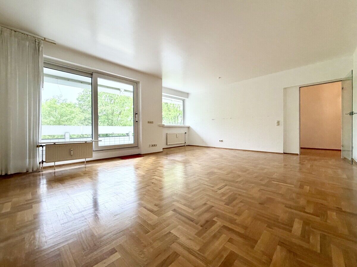 Großzügig geschnittene Wohnung mit Aufzug & Weitblick – Bild 3