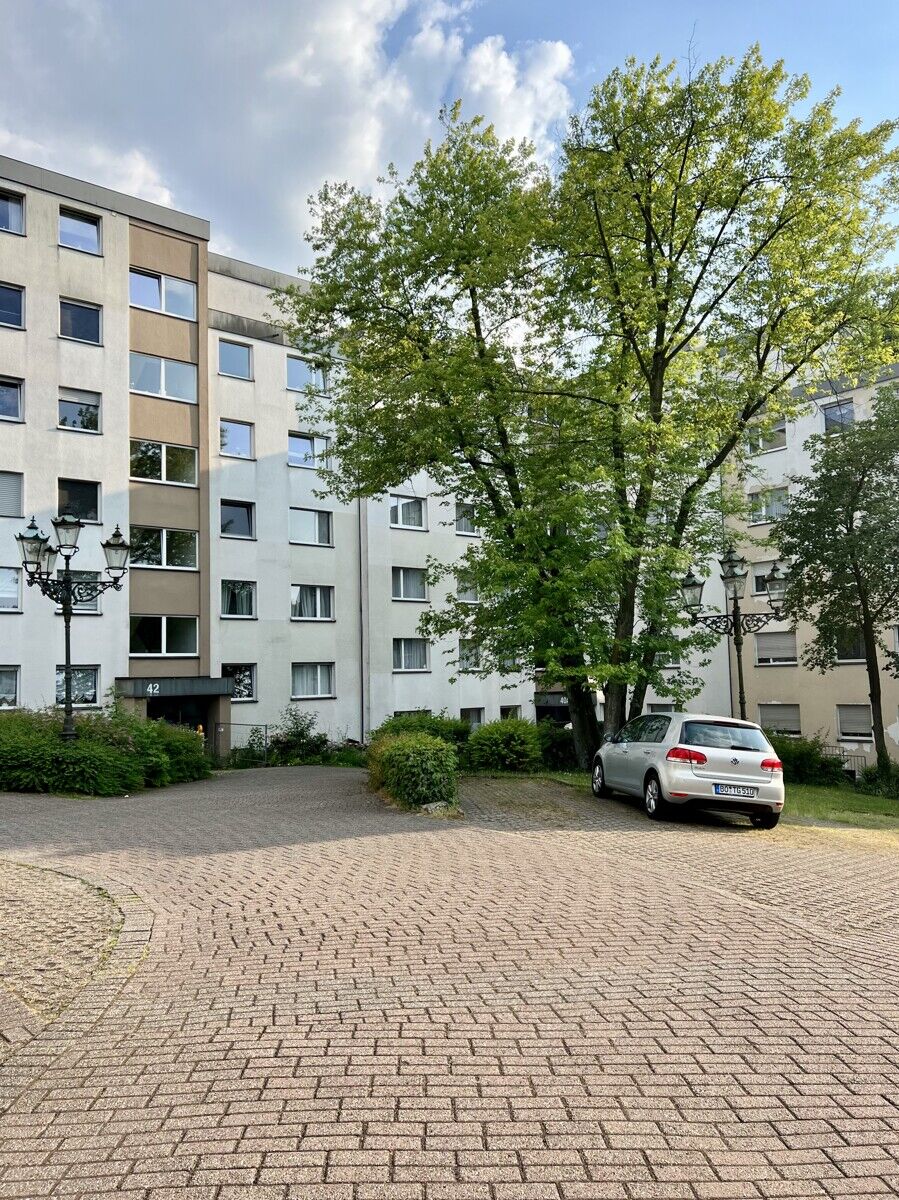 Großzügig geschnittene Wohnung mit Aufzug & Weitblick – Bild 12