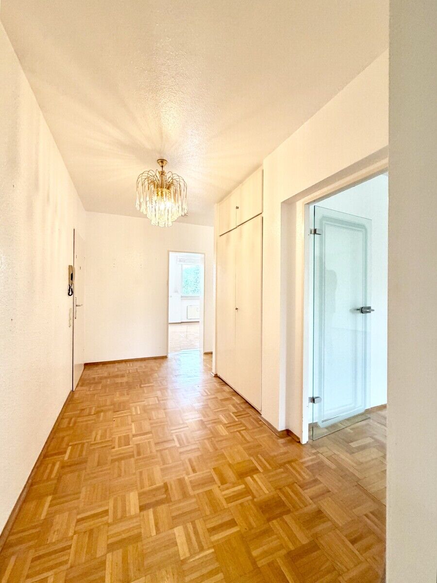 Großzügig geschnittene Wohnung mit Aufzug & Weitblick – Bild 8
