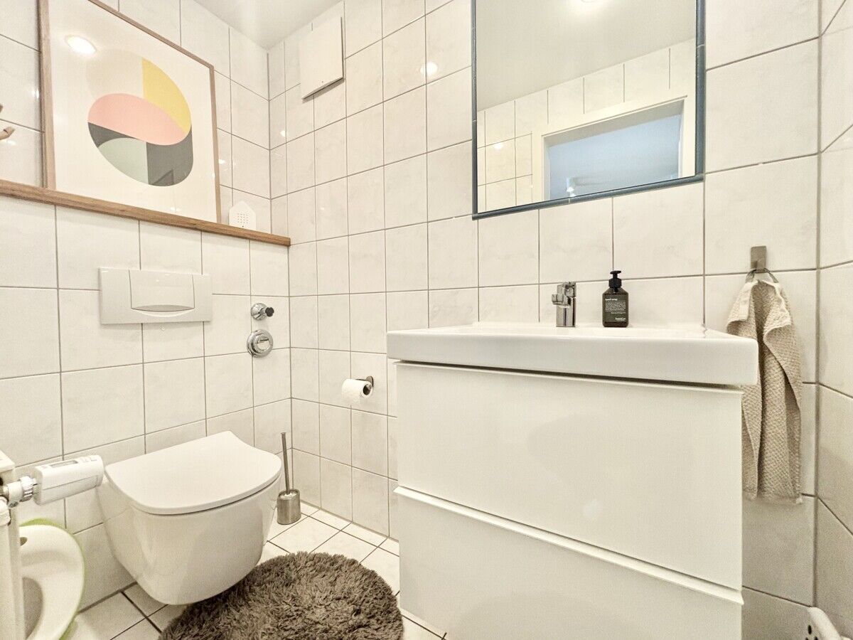 Renovierte 3,5-Zimmer-Wohnung mit Loggia, Garage & Einbauküche in Toplage – Bild 6