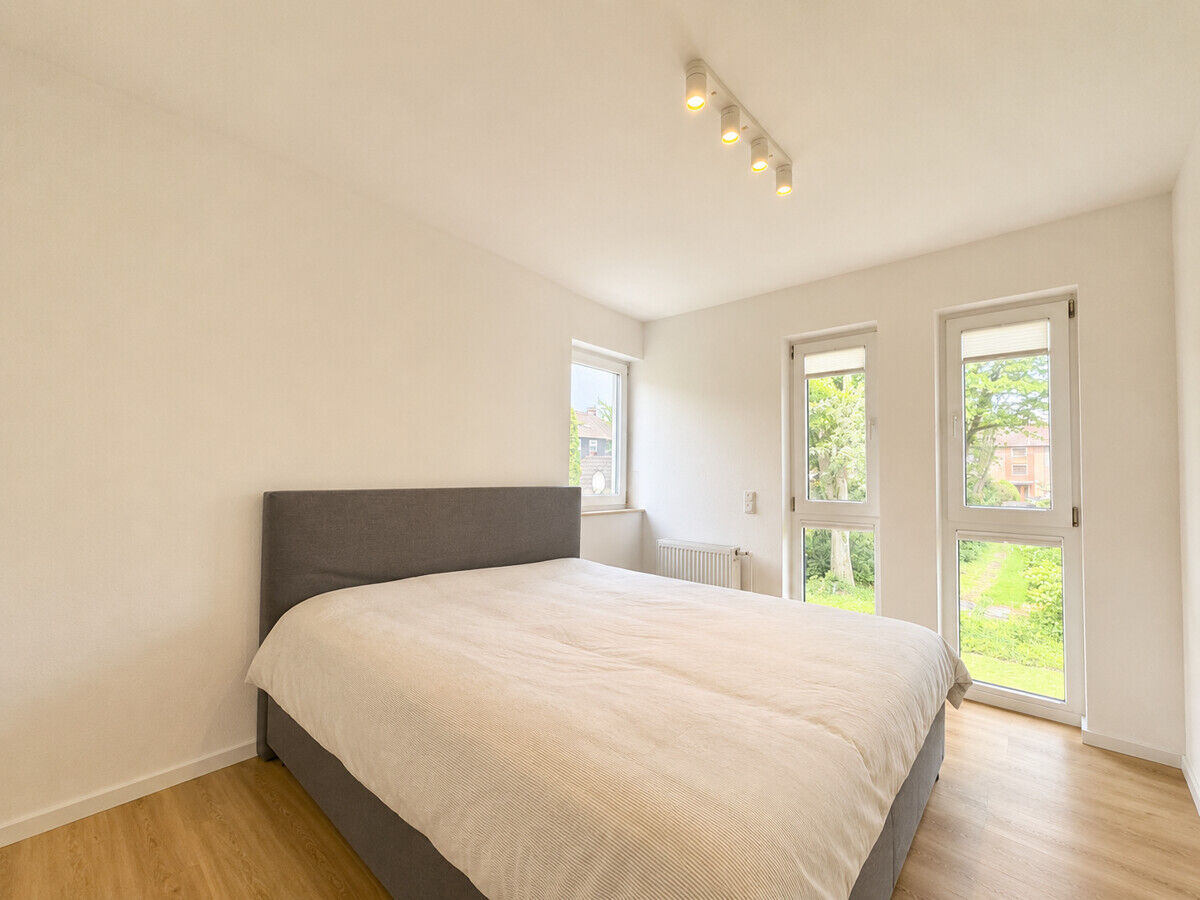 Renovierte 3,5-Zimmer-Wohnung mit Loggia, Garage & Einbauküche in Toplage – Bild 9