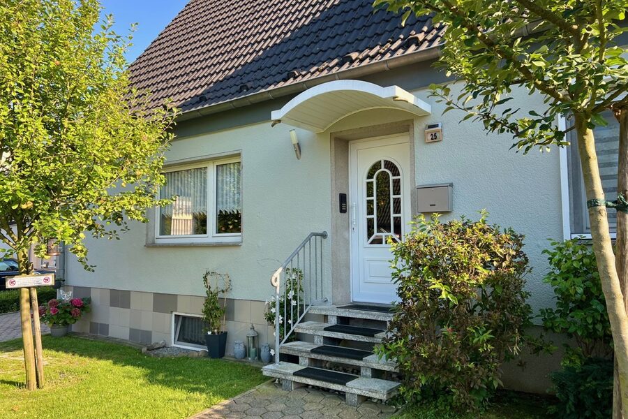 Familienfreundliche Doppelhaushälfte mit großem Garten, Bochum Eppendorf