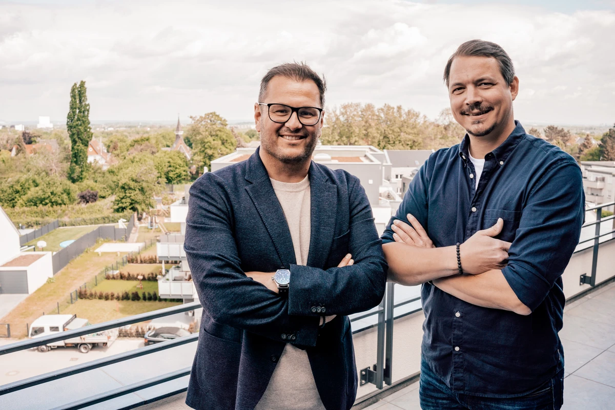 Die Gründer von Engelsburg: Dennis Sladek und Robert Brockhaus (v.l.n.r.)